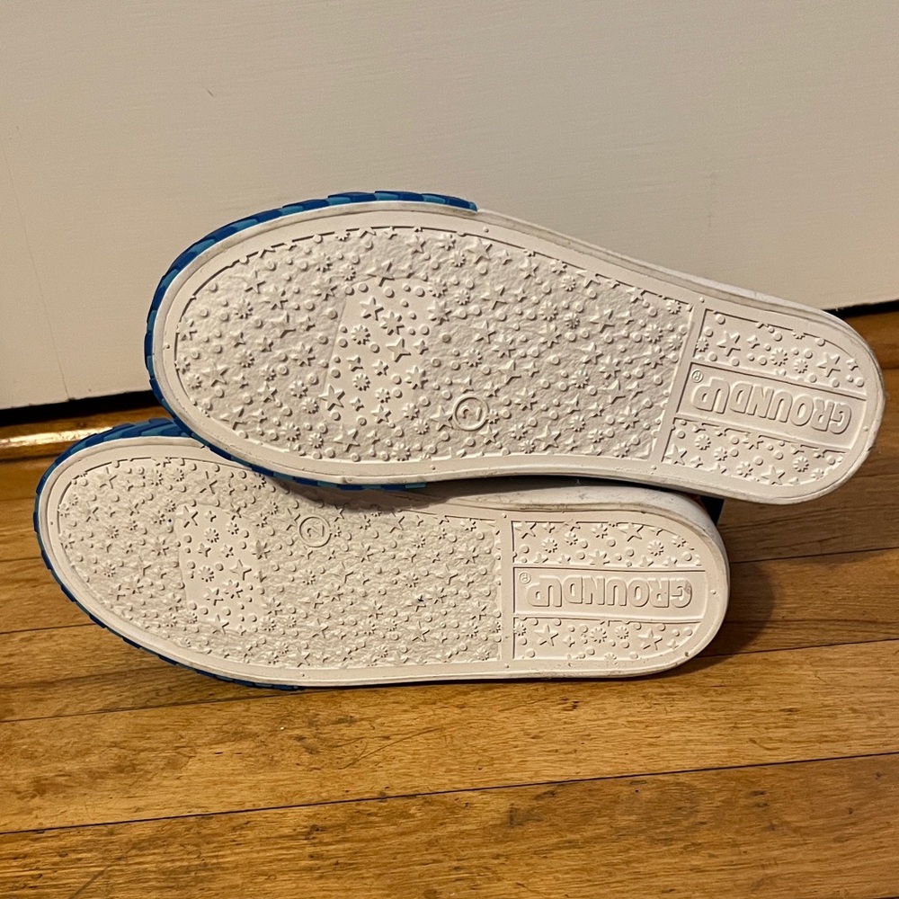 Size 2 Kids Sonic High-Top Sneakers - Picture 5 of 6